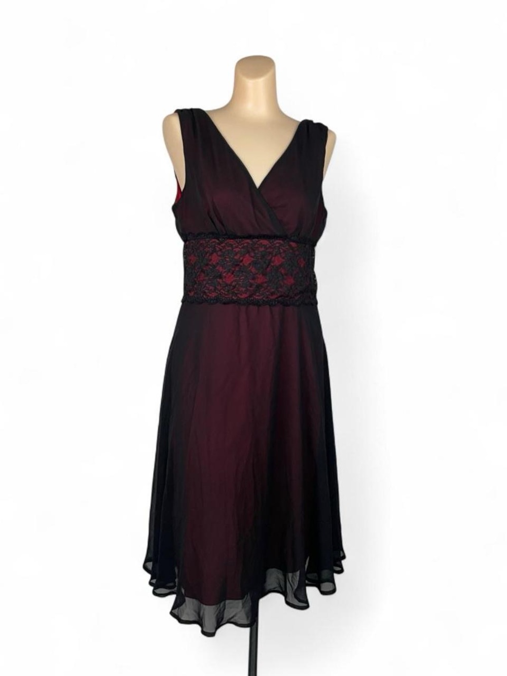 Connected Apparel Black & Burgundy Lace-Waist Midi Dress